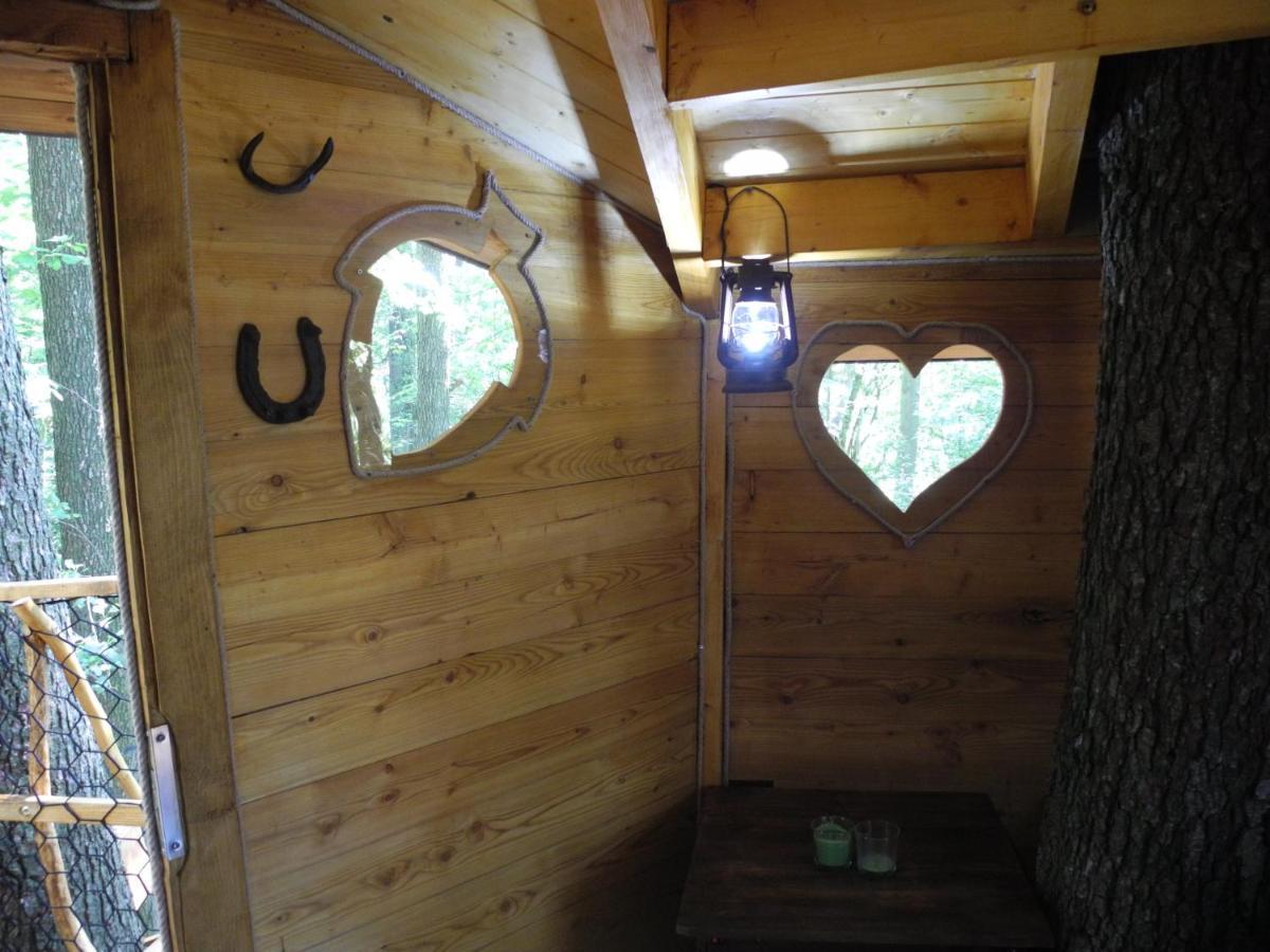 Treehouse V Brdech Villa Bohutin  ภายนอก รูปภาพ